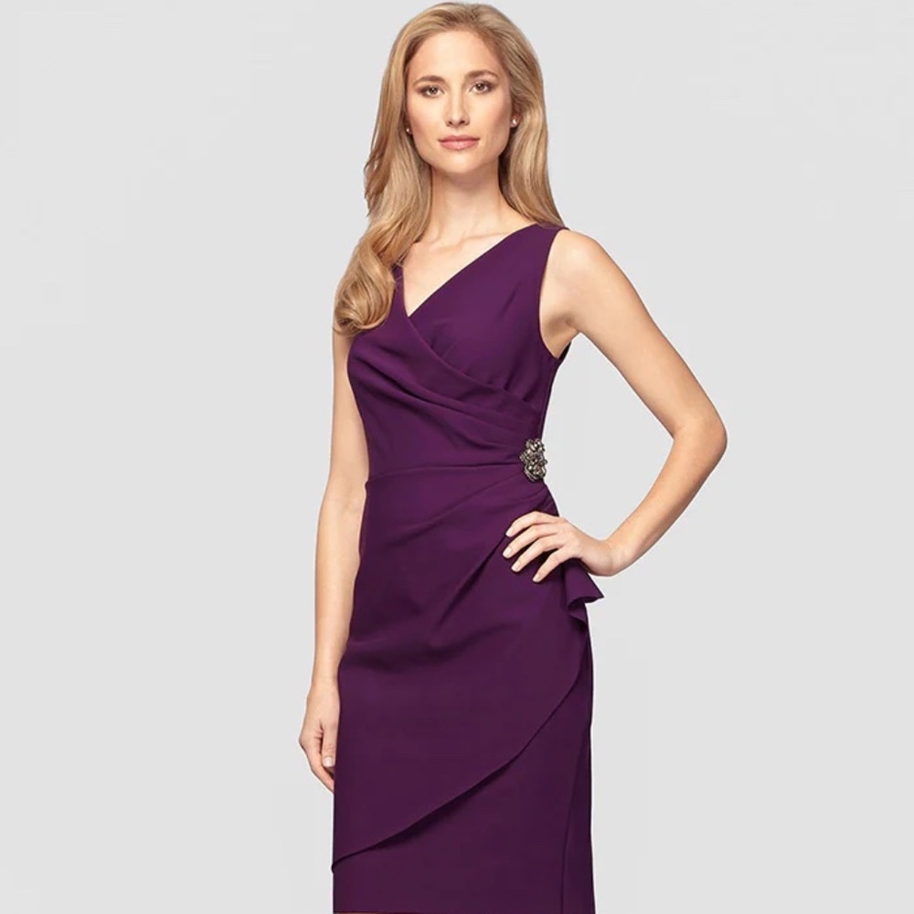 Alex Evenings Women's Slimming Short Ruched Dress with Ruffle